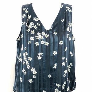 Banana Republic petites modern floral blouse